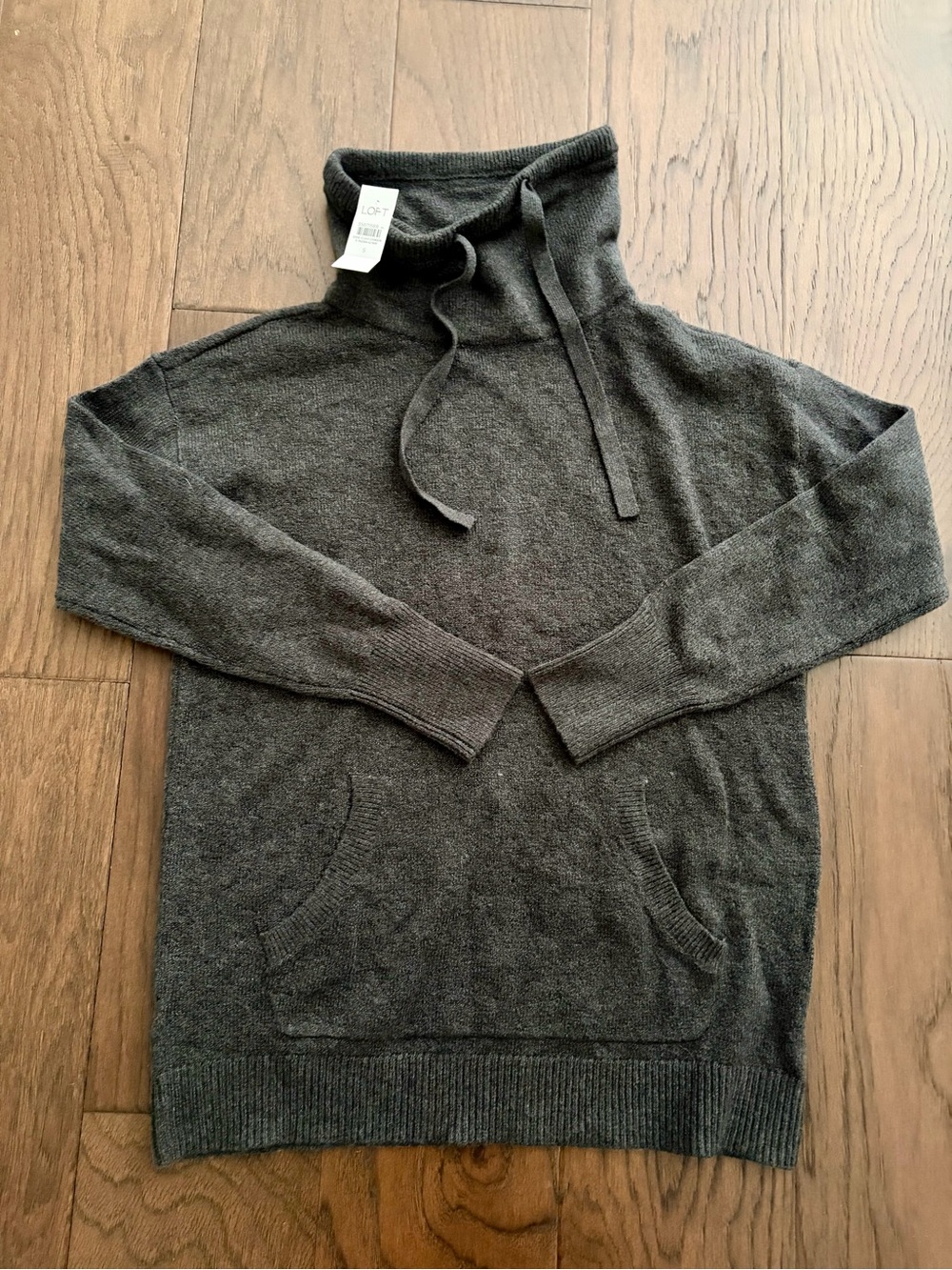 Loft Gray Turtleneck Sweater NWT (Small)